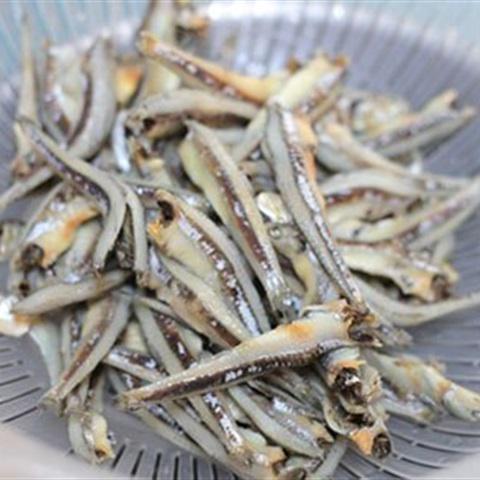 Cách làm cá cơm khô kho khế