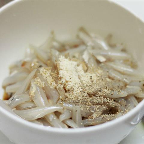 Cách làm cá cơm kho mỡ hành