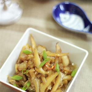 Cách làm cá cơm kho mỡ hành