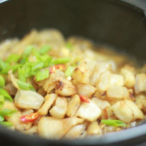 Cách làm cá cơm kho mỡ hành