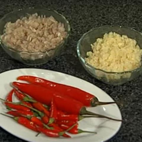 Cách làm cá cơm kho thịt ba chỉ