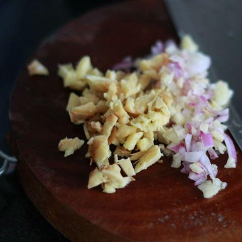 Cách làm cá cơm kho xoài xanh