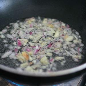 Cách làm cá cơm kho xoài xanh