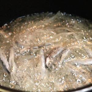 Cách làm cá cơm rán giòn