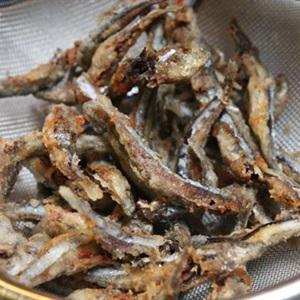 Cách làm cá cơm rán giòn