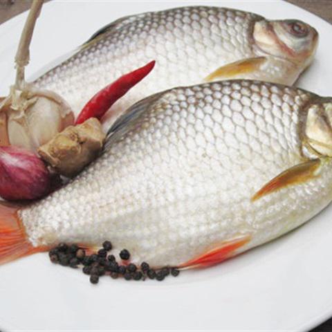 Cách làm cá diếc kho tiêu