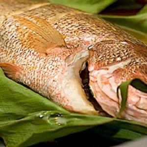 Cách làm cá hấp chuối