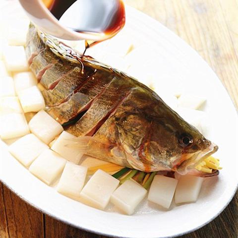 Cách làm cá hấp nước tương