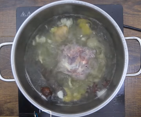 Cá hấp trần bì và chanh muối ăn kèm cơm trắng ngon đậm đà