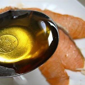 Cách làm cá hồi chiên mật ong