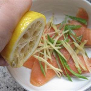 Cách làm cá hồi chiên mật ong