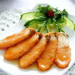 Cách làm cá hồi chiên mật ong