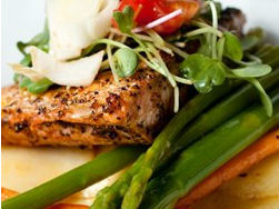 Cá hồi chiên rau củ