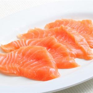 Cách làm cá hồi chiên tỏi