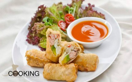 Cá hồi cuộn bơ chiên giòn