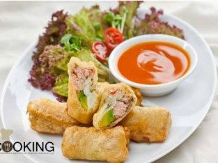 Cá hồi cuộn bơ chiên giòn