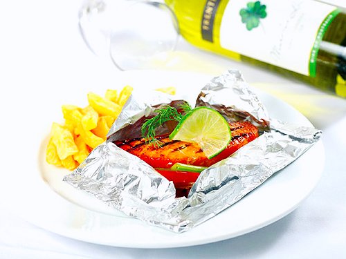 Cá hồi cuốn giấy bạc nướng