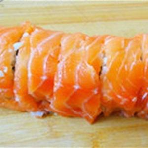 Cách làm cá hồi cuộn sushi