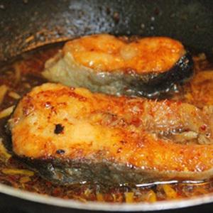 Cách làm cá hồi kho mặn