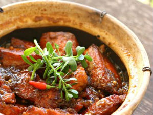 Cá hồi kho sả ớt