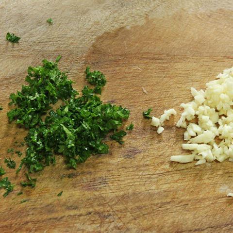 Cách làm cá hồi nướng bơ tỏi