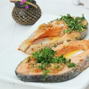 Cách làm cá hồi nướng bơ tỏi