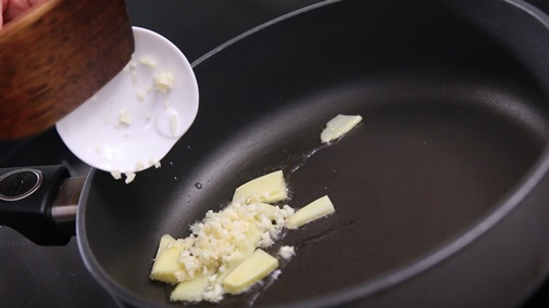 Cá hồi nướng tương ớt ngọt kiểu Thái siêu bổ dưỡng