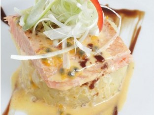 Cá hồi sốt chanh dây