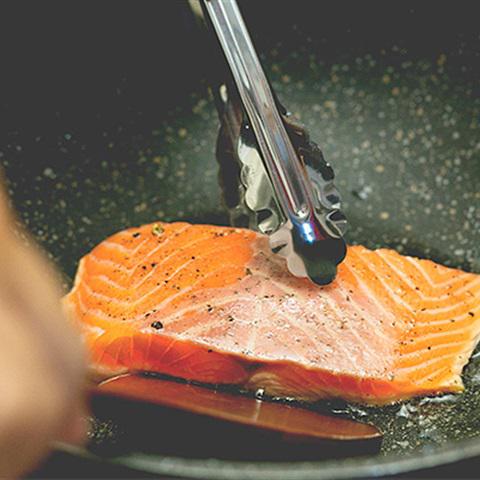 Cách làm cá hồi sốt kem