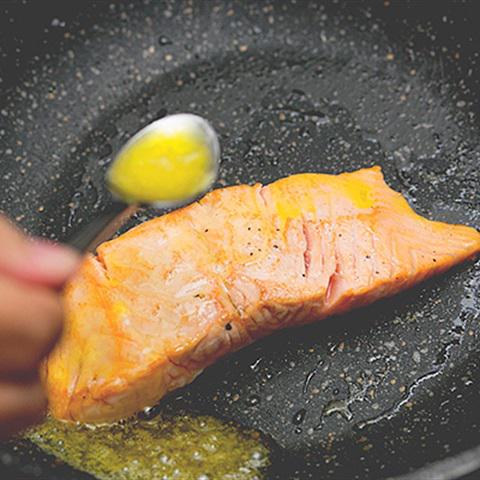 Cách làm cá hồi sốt kem