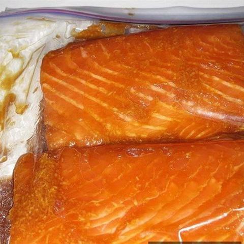 Cách làm cá hồi sốt tương gừng