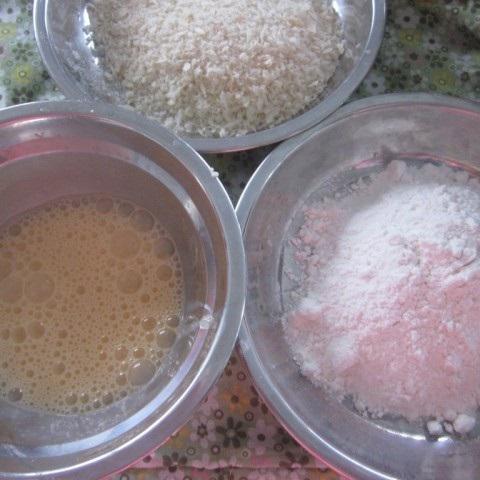 Cách làm cá hồi trộn khoai tây chiên