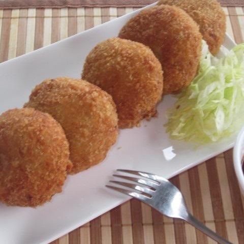 Cách làm cá hồi trộn khoai tây chiên