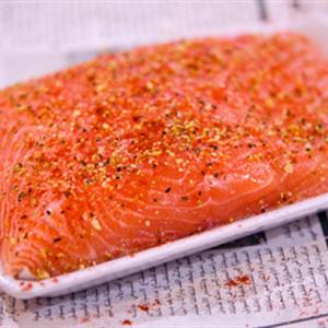 Cách làm cá hồi xào đậu cove và cà chua