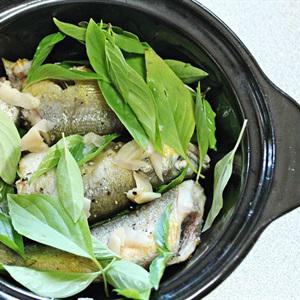 Cách làm cá kho húng quế