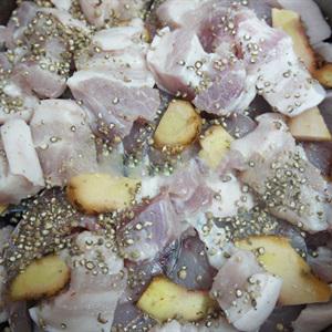 Cách làm cá kho thịt ba chỉ