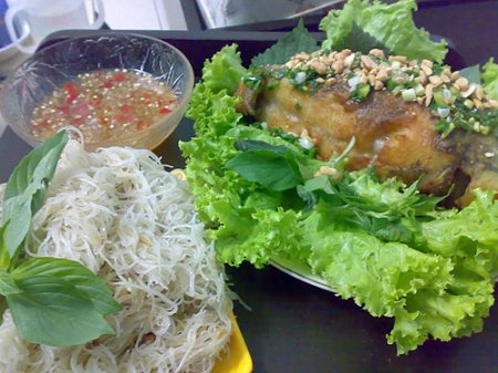 Cá lóc dồn thịt chiên giòn