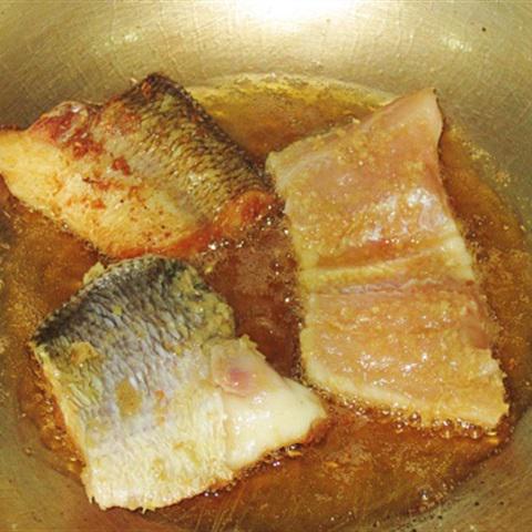 Cách làm cá lóc muối sả chiên giòn