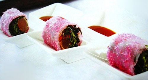 Cá ngừ cuộn bánh ướt