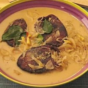 Cách làm cá ngừ om nước cốt dừa