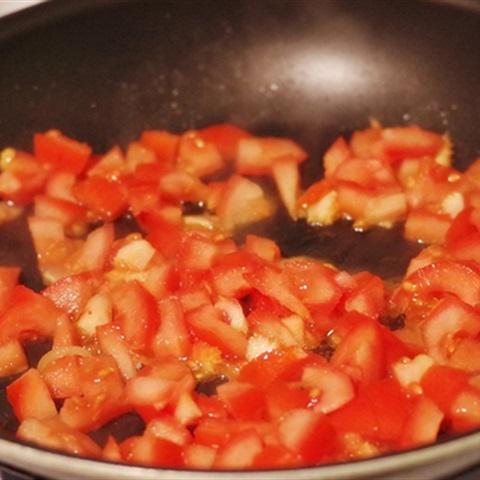 Cách làm cá ngừ sốt cà chua