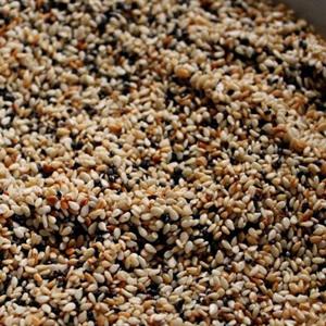 Cách làm cá ngừ tẩm mè áp chảo