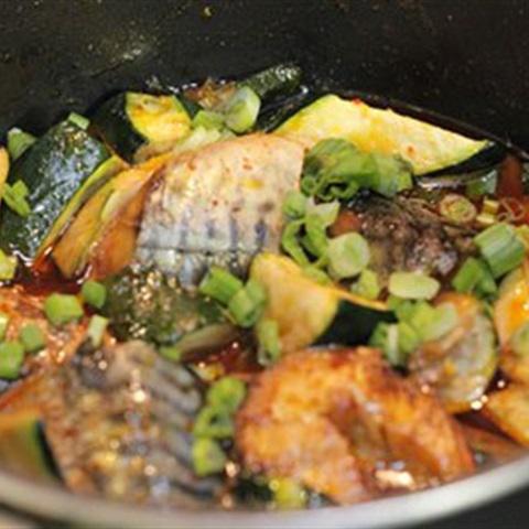 Cách làm cá nục kho bí ngòi