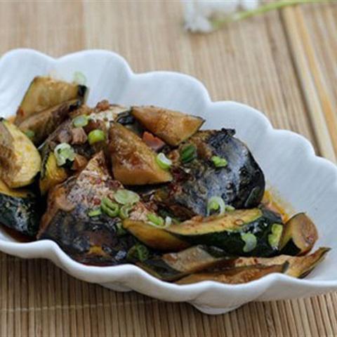 Cách làm cá nục kho bí ngòi