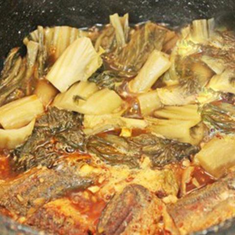 Cách làm cá nục kho dưa cải