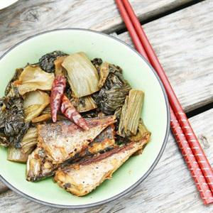Cách làm cá nục kho dưa cải