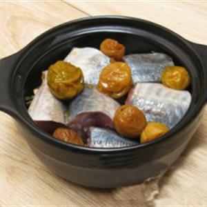 Cách làm cá nục kho mơ muối