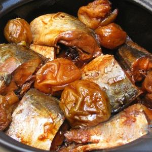 Cách làm cá nục kho mơ muối