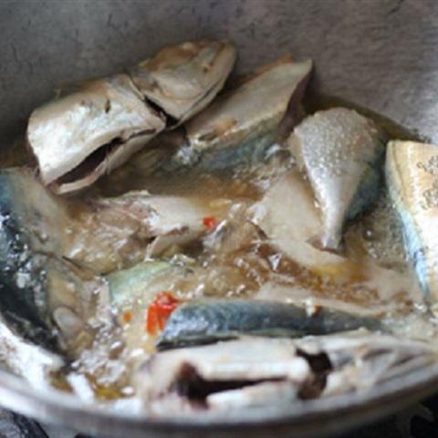 Cách làm cá nục kho tỏi ớt