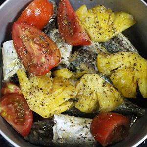 Cách làm cá nục kho trái thơm